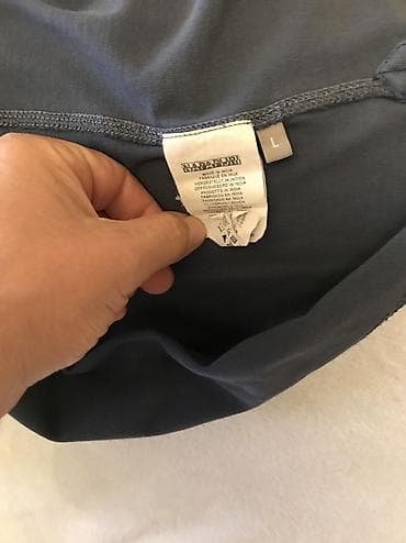 Other: Original NAPAPIJRI duks M 100% cotton Ramena 45cm,duzina 75cm,struk at lalafo.rs — 4 Other: Original NAPAPIJRI duks M 100% cotton Ramena 45cm,duzina 75cm,struk — 4