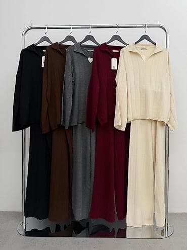 Kompleti sa kragnom 3700 din Duzina od 115 do 120 cm nogavica Boje sve na lalafo.rs — 4 Kompleti sa kragnom 3700 din Duzina od 115 do 120 cm nogavica Boje sve — 4