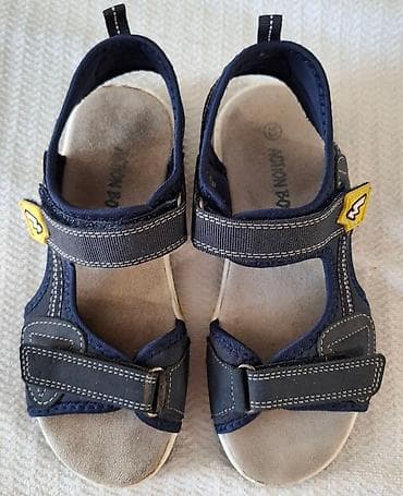 Kids' Footwear: ACTION BOY
sandale za dečake
Veličina 33ug 21 cm
nosene
Cena 600 din at lalafo.rs — 7 Kids' Footwear: ACTION BOY
sandale za dečake
Veličina 33ug 21 cm
nosene
Cena 600 din — 7