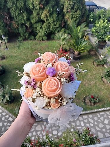 Aranžman od mirisljavih svecau kutiji – ručno rađene cvetne sapunice na lalafo.rs — 1 Aranžman od mirisljavih svecau kutiji – ručno rađene cvetne sapunice — 1