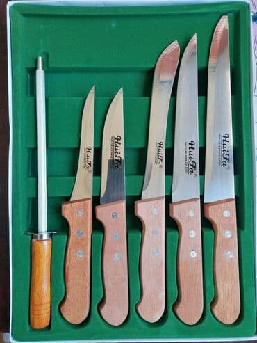 Odlican set od 5 noževa+ Oštrač nozeva. Dimenzije noževa; Držač 12,5 na lalafo.rs Odlican set od 5 noževa+ Oštrač nozeva. Dimenzije noževa; Držač 12,5