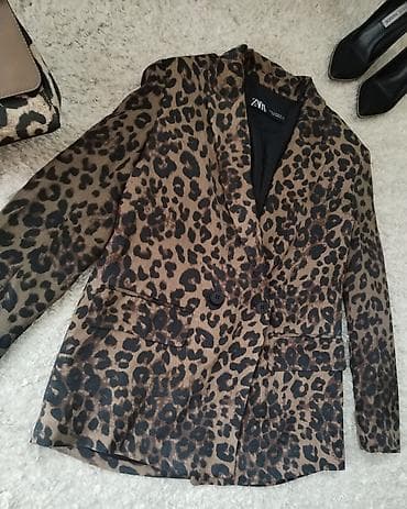 Zara braon sako u oversize kroju, veličina XS/S. Materijal 100% na lalafo.rs — 1 Zara braon sako u oversize kroju, veličina XS/S. Materijal 100% — 1