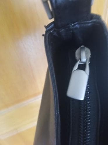 Mona original kožna torba od debele kože, perfektno stanje i prelepa na lalafo.rs — 6 Mona original kožna torba od debele kože, perfektno stanje i prelepa — 6