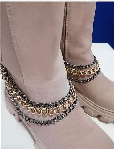 Predivne br 38
Vrlo malo nošene
Kao nove
Povoljno at lalafo.rs — 3 Predivne br 38
Vrlo malo nošene
Kao nove
Povoljno — 3