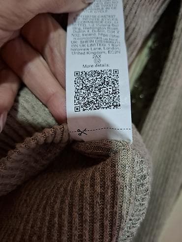 Ženska rebrasta bluza plisana sa dugim rukavima i zlatnom snalom na lalafo.rs — 2 Ženska rebrasta bluza plisana sa dugim rukavima i zlatnom snalom — 2