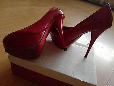 Prelepe crvene lakovane cipele, Vel 37, dužina gazišta je 23,5cm at lalafo.rs — 3 Prelepe crvene lakovane cipele, Vel 37, dužina gazišta je 23,5cm — 3