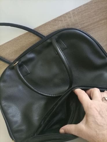 Poslovne tašne nove.Manja 1500 veća Kangol 2000 din at lalafo.rs — 10 Poslovne tašne nove.Manja 1500 veća Kangol 2000 din — 10