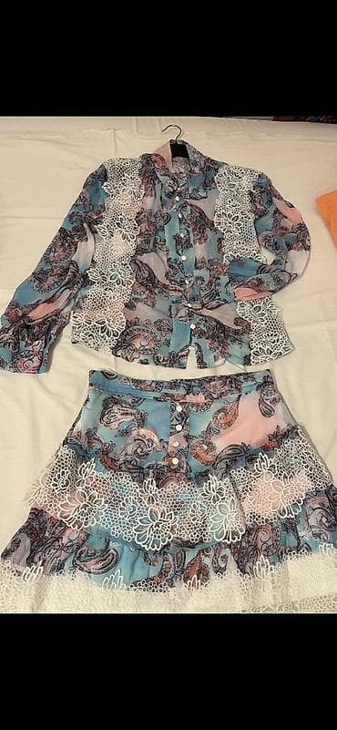 dve suknje po: XL, color - Multicolored at lalafo.rs — 2 dve suknje po: XL, color - Multicolored — 2