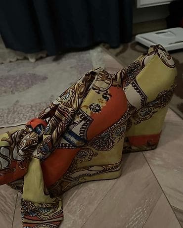 Dolce & Gabbana ženske platforme/klin sandale sa maramom,kopija na lalafo.rs — 4 Dolce & Gabbana ženske platforme/klin sandale sa maramom,kopija — 4