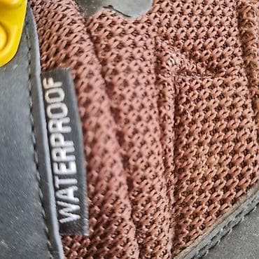 Duboke patike za prelazni period, kao nove, vel.41 at lalafo.rs — 5 Duboke patike za prelazni period, kao nove, vel.41 — 5