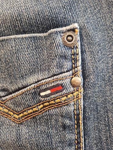 bermude teksas br: Tommy Hilfiger Sonora Skirt original suknja, tamnije nijanse džinsa na lalafo.rs — 4 bermude teksas br: Tommy Hilfiger Sonora Skirt original suknja, tamnije nijanse džinsa — 4