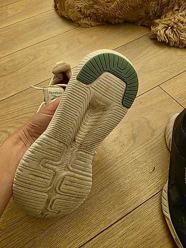 Reebok i Nike patike. Nošene ali u dobrom stanju, mozete videti po na lalafo.rs — 2 Reebok i Nike patike. Nošene ali u dobrom stanju, mozete videti po — 2