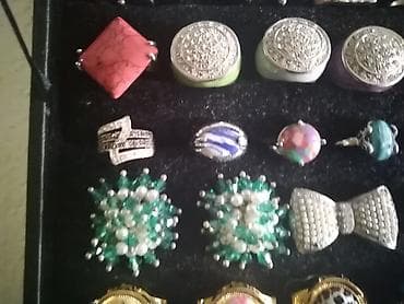 Novi ženski prsteni -svi zajedno-gomila novi različiti - ima po neki i na lalafo.rs — 8 Novi ženski prsteni -svi zajedno-gomila novi različiti - ima po neki i — 8