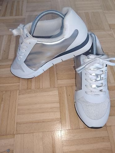 Patike Calvin Klein sa platformom u beloj boji sa srebrnim detaljima na lalafo.rs — 5 Patike Calvin Klein sa platformom u beloj boji sa srebrnim detaljima — 5