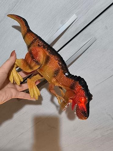 Interaktivna igračka dinosaur – T‑Rex sa svetlećim efektima - at lalafo.rs — 2 Interaktivna igračka dinosaur – T‑Rex sa svetlećim efektima - — 2
