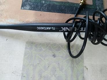 TP-LINK magnetna Wi‑Fi antena TL-ANT2405C + Samsung AC/DC adapter - na lalafo.rs — 3 TP-LINK magnetna Wi‑Fi antena TL-ANT2405C + Samsung AC/DC adapter - — 3