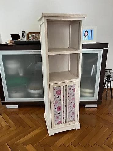 Kids' furniture: Uska drvena polica/komoda sa ormarićem - Materijal: drvo u at lalafo.rs — 1 Kids' furniture: Uska drvena polica/komoda sa ormarićem - Materijal: drvo u — 1