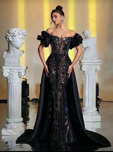 Svečana duga haljina – crna, sa raskošnim štras i šljokice ukrasima - at lalafo.rs — 1 Svečana duga haljina – crna, sa raskošnim štras i šljokice ukrasima - — 1