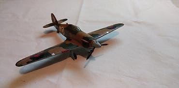 Avion Amercom Hoker Hariken Mk I (R4118) slomljena antena, ima samo 1 na lalafo.rs Avion Amercom Hoker Hariken Mk I (R4118) slomljena antena, ima samo 1
