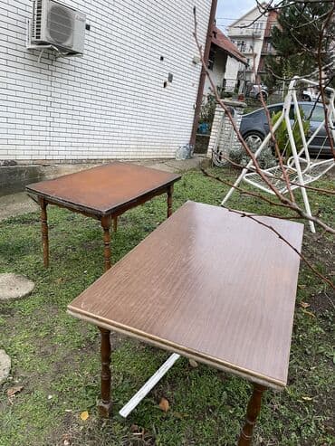 Poklanjam dva stola. Stolovi se nalaze u kaludjerici na lalafo.rs Poklanjam dva stola. Stolovi se nalaze u kaludjerici