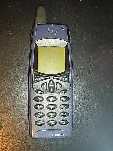 Nepoznato stanje - Model: Ericsson R3 - Dizajn: “flip” poklopac sa na lalafo.rs — 1 Nepoznato stanje - Model: Ericsson R3 - Dizajn: “flip” poklopac sa — 1