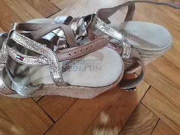 Ženske sandale na platformu brenda Tommy Hilfiger Denim. Gornjište je na lalafo.rs — 9 Ženske sandale na platformu brenda Tommy Hilfiger Denim. Gornjište je — 9