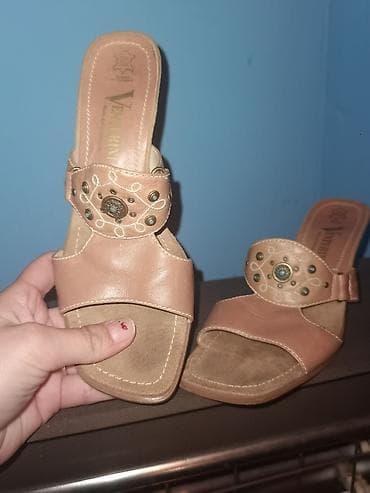 Sandale sa štiklom iz Italije Prava koza Brend: Venturini Velicina 37 at lalafo.rs — 2 Sandale sa štiklom iz Italije Prava koza Brend: Venturini Velicina 37 — 2