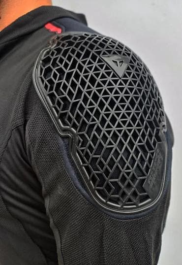 Outerwear: Muška Dainese zaštitna jakna u crnoj boji, dizajnirana za optimalnu at lalafo.rs — 7 Outerwear: Muška Dainese zaštitna jakna u crnoj boji, dizajnirana za optimalnu — 7