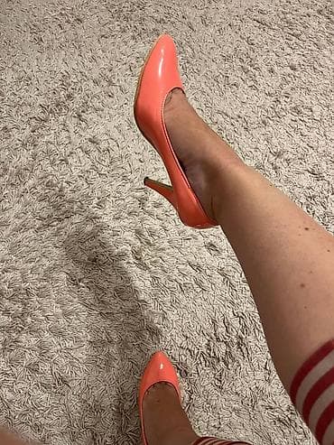 Roze ocuvane cipele broj 38, slabo nosene i vec dugo stoje. Potpuno na lalafo.rs — 1 Roze ocuvane cipele broj 38, slabo nosene i vec dugo stoje. Potpuno — 1