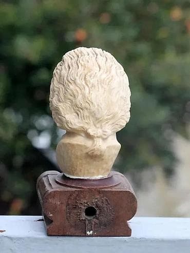 BAH Vintage Figuralna statua na drvenom postamentu. Vintage 1960/ 70 na lalafo.rs — 4 BAH Vintage Figuralna statua na drvenom postamentu. Vintage 1960/ 70 — 4