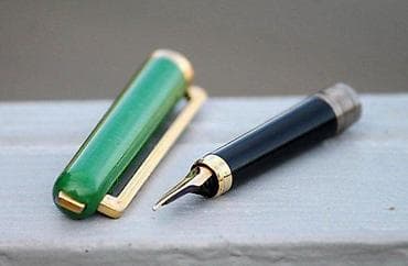 Elysee Green Lacquer & Gold naliv pero, penkalo. Made in West na lalafo.rs — 10 Elysee Green Lacquer & Gold naliv pero, penkalo. Made in West — 10
