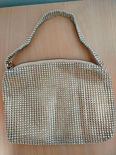 Tri tašnice bukvalno kao nove. Mala crna 18 x 11 cm,može i oko struka na lalafo.rs — 4 Tri tašnice bukvalno kao nove. Mala crna 18 x 11 cm,može i oko struka — 4