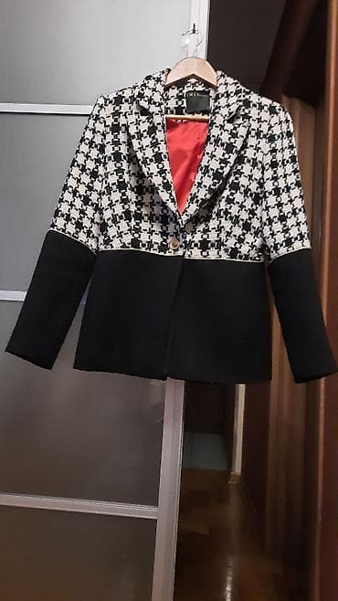 Sako od tvida,elegantnog kroja sa blok dizajnom: - Gornji deo u na lalafo.rs Sako od tvida,elegantnog kroja sa blok dizajnom: - Gornji deo u