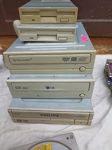 Electronics: Delovi za kompjuter, cena je za sve at lalafo.rs — 2 Electronics: Delovi za kompjuter, cena je za sve — 2