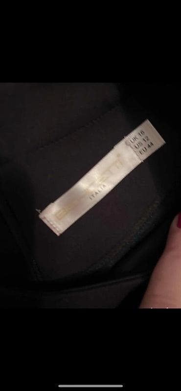 Elegantna ženska haljina Benetton (Italija),velicina 44 - Model na lalafo.rs — 3 Elegantna ženska haljina Benetton (Italija),velicina 44 - Model — 3