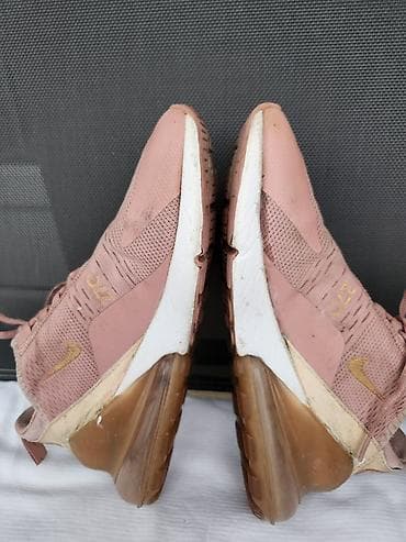 Patike Nike 39 vel,ug 25 cm,sitni tragovi nošenja na lalafo.rs — 4 Patike Nike 39 vel,ug 25 cm,sitni tragovi nošenja — 4