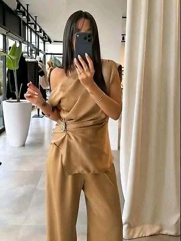 Elegantna ženska kombinacija – top i pantalone širokih nogavica. - na lalafo.rs Elegantna ženska kombinacija – top i pantalone širokih nogavica. -
