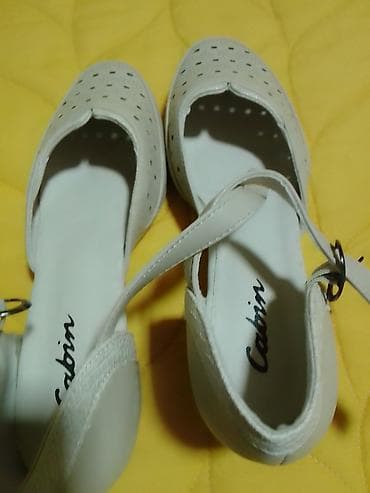 Ženske sandale sa srednje visokom blok potpeticom, brend Cabin. - na lalafo.rs — 1 Ženske sandale sa srednje visokom blok potpeticom, brend Cabin. - — 1