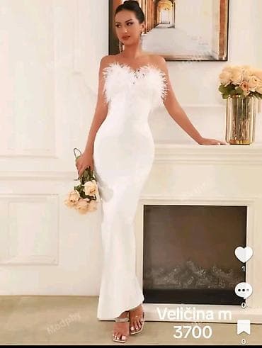 Elegantna bela večernja/ коктел haljina bez bretela, uskog kroja koji na lalafo.rs Elegantna bela večernja/ коктел haljina bez bretela, uskog kroja koji