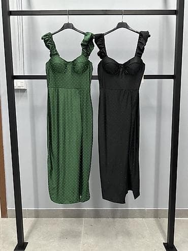 dve suknje po: 💫Elegantna midi haljina sa spuštenim ramenima i diskretnim tačkicama at lalafo.rs — 3 dve suknje po: 💫Elegantna midi haljina sa spuštenim ramenima i diskretnim tačkicama — 3