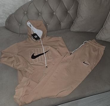 Muška obuća: Bela dostupna u velicini: M,L,XL Bez dostupna u vel: S na lalafo.rs — 2 Muška obuća: Bela dostupna u velicini: M,L,XL Bez dostupna u vel: S — 2