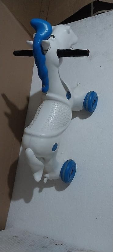 Dečiji guralica-konjić na točkiće - Materijal: čvrsta plastika - at lalafo.rs — 6 Dečiji guralica-konjić na točkiće - Materijal: čvrsta plastika - — 6