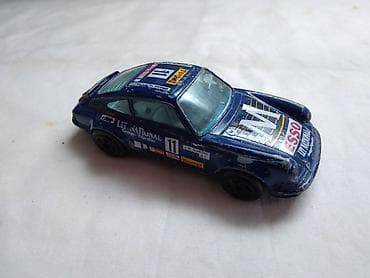 Burago Porsche 911 dosta izgreban,slomljen spojler,naprslo na lalafo.rs Burago Porsche 911 dosta izgreban,slomljen spojler,naprslo