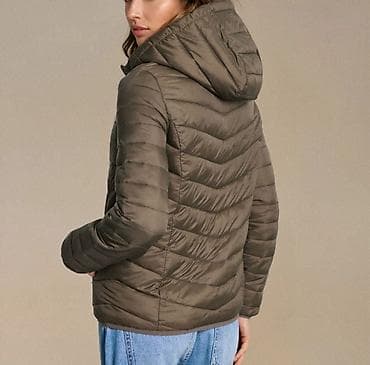 Ženska puf jakna sa kapuljačom – maslinasto zelena - Model: lagana at lalafo.rs — 2 Ženska puf jakna sa kapuljačom – maslinasto zelena - Model: lagana — 2