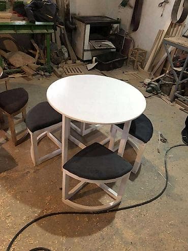 Okrugli set za trpezariju/kafeteriju – sto sa 4 tabure stolice koje se na lalafo.rs — 4 Okrugli set za trpezariju/kafeteriju – sto sa 4 tabure stolice koje se — 4