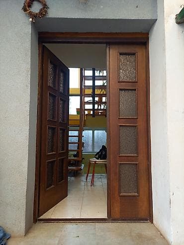 cepaci za drva: Drvena dvokrilna ulazna vrata sa staklenim ispunama - Materijal: puno na lalafo.rs — 2 cepaci za drva: Drvena dvokrilna ulazna vrata sa staklenim ispunama - Materijal: puno — 2