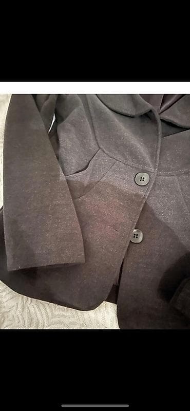 kom sa etiketom: Elegantni ženski sako/kaputić u tamno sivoj boji. - Kroj: strukiran at lalafo.rs — 2 kom sa etiketom: Elegantni ženski sako/kaputić u tamno sivoj boji. - Kroj: strukiran — 2