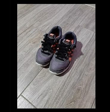 Patike uniseks Nike, broj 40. Muske i zenske ocuvane spolja,i od na lalafo.rs — 1 Patike uniseks Nike, broj 40. Muske i zenske ocuvane spolja,i od — 1