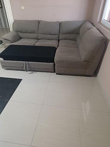 Ugaone garniture – dve opcije 1) Siva ugaona garnitura sa ležajem - na lalafo.rs — 2 Ugaone garniture – dve opcije 1) Siva ugaona garnitura sa ležajem - — 2