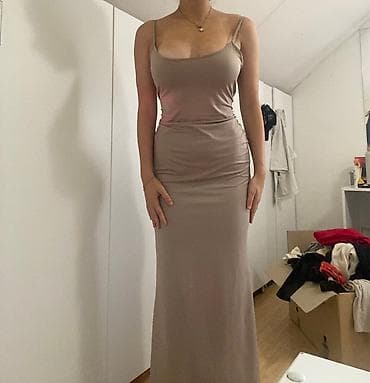 Bershka duga haljina na bretele - Brend: Bershka - Veličina sa na lalafo.rs — 3 Bershka duga haljina na bretele - Brend: Bershka - Veličina sa — 3